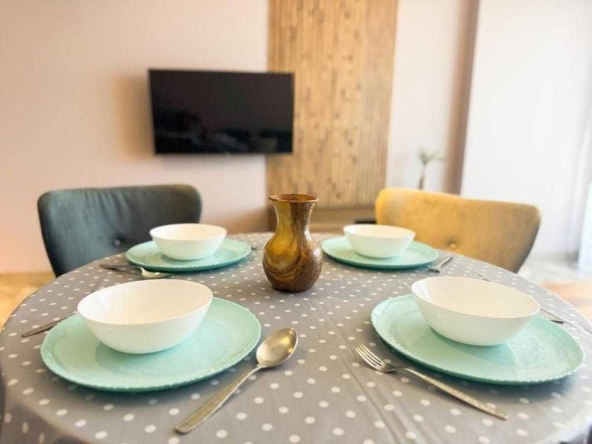 Дава се под наем Двустаен апартамент в Варна, Възраждане 1 - 67 кв.м за 598.23 € - Снимка #1