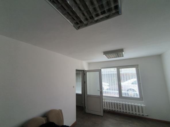 Дава се под наем Ателие в София, Борово - 190 кв.м за 765 € - Снимка #1