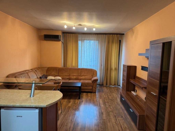 Дава се под наем Двустаен апартамент в София, Център - 60 кв.м за 548.25 € - Снимка #1