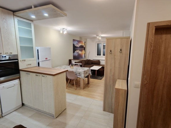 Дава се под наем Двустаен апартамент в София, Обеля 2 - 66 кв.м за 498.27 € - Снимка #1