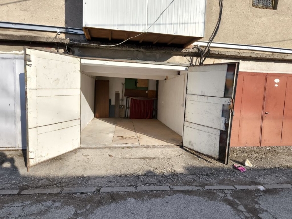 Дава се под наем Гараж / Паркомясто в Хасково, Орфей - 19 кв.м за 59.67 € - Снимка #1