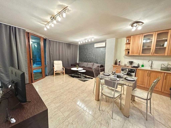 Дава се под наем Двустаен апартамент в Варна, Център - 50 кв.м за 510 € - Снимка #1