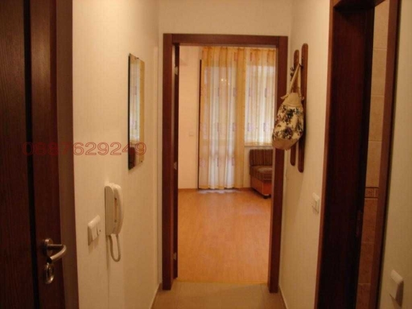 Дава се под наем Двустаен апартамент в Варна, Общината - 55 кв.м за 458.49 € - Снимка #1