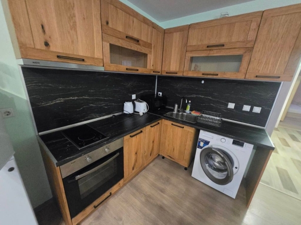 Дава се под наем Етаж от къща в к.к. Дюни - 75 кв.м за 498.27 € - Снимка #1