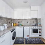 Дава се под наем Четиристаен апартамент в Велико Търново, Център - 99 кв.м за 448.8 € - Снимка #1