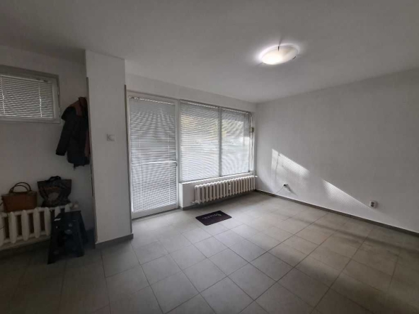 Дава се под наем Офис в София, Стрелбище - 25 кв.м за 255 € - Снимка #1