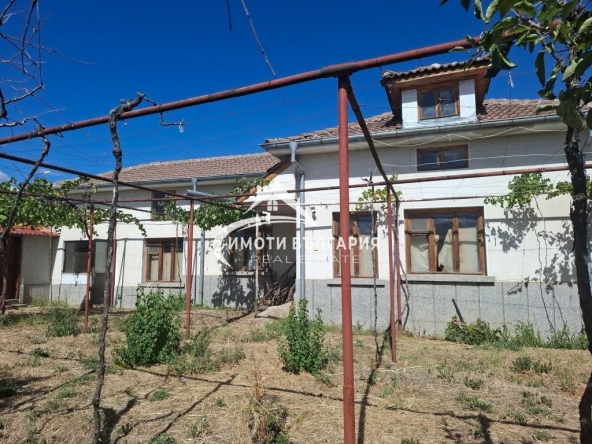 Къща в Карлово - 70 кв.м за 547 €/кв.м - Снимка #1