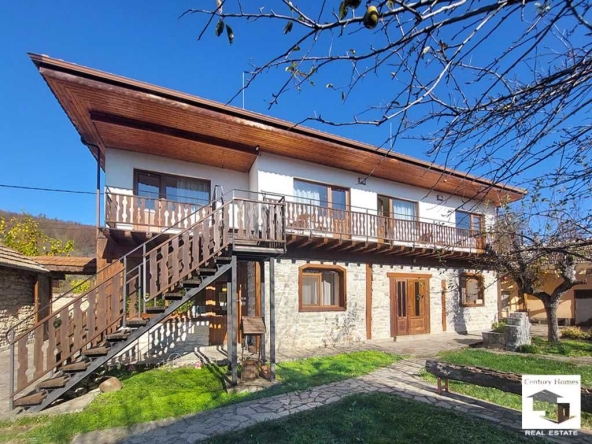 Къща в с. Емен, Област Велико Търново - 300 кв.м за 646 €/кв.м - Снимка #1