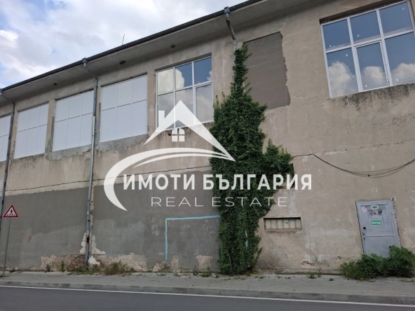 Промишлена сграда в Карлово - 3341 кв.м за 184 €/кв.м - Снимка #1