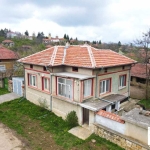 Къща в с. Добромирка, Област Габрово - 100 кв.м за 332 €/кв.м - Снимка #1