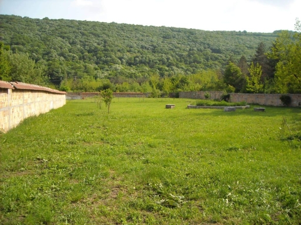 Парцел в Велико Търново, Чолаковци - 3302 кв.м за 8 €/кв.м - Снимка #1