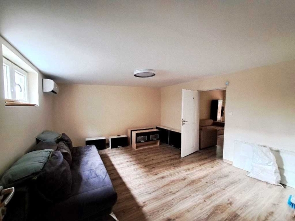 Дава се под наем Двустаен апартамент в София, Левски Г - 70 кв.м за 448.8 € - Снимка #1