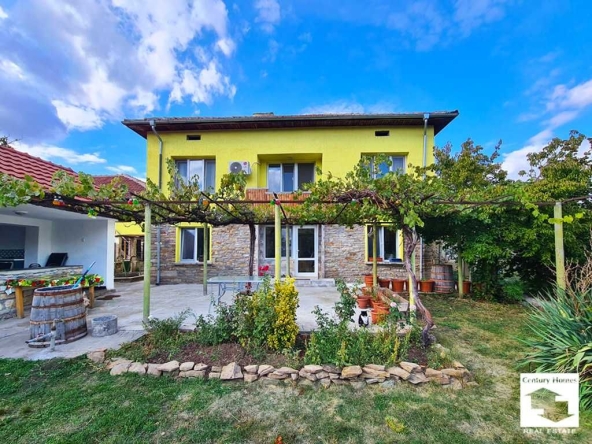 Къща в с. Петко Славейков, Област Габрово - 156 кв.м за 540 €/кв.м - Снимка #1