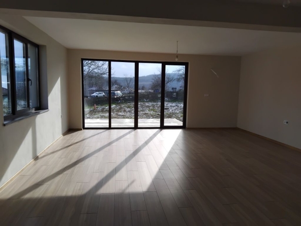 Къща в с. Генерал Кантарджиево, Област Варна - 308 кв.м за 580 €/кв.м - Снимка #1