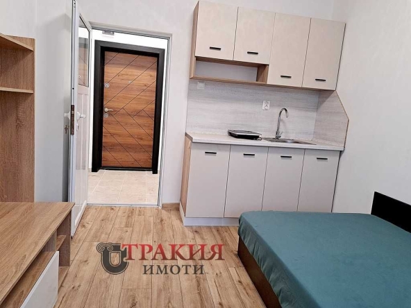 Дава се под наем Едностаен апартамент в Стара Загора, Център - 26 кв.м за 179.52 € - Снимка #1