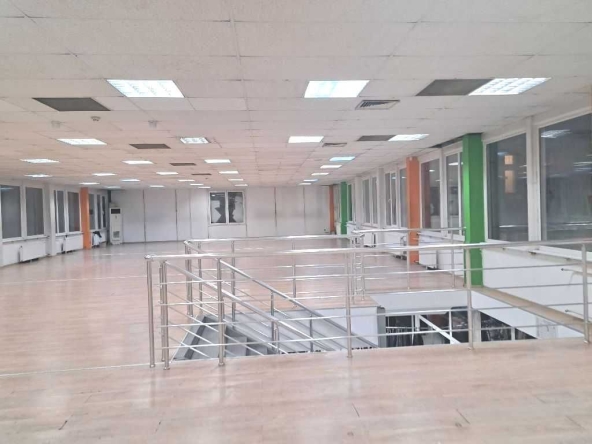 Дава се под наем Магазин в София, Център - 860 кв.м за 8578.2 € - Снимка #1