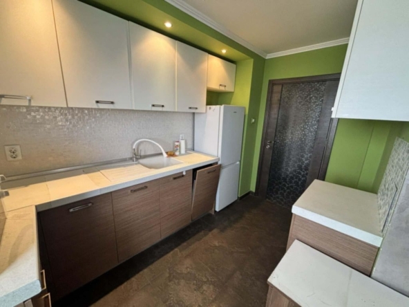 Дава се под наем Тристаен апартамент в Бургас, Зорница - 65 кв.м за 498.27 € - Снимка #1