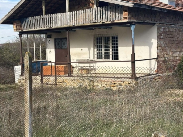 Земеделски имот в с. Кесарево, Област Велико Търново -  кв.м за 204 €/дка - Снимка #1