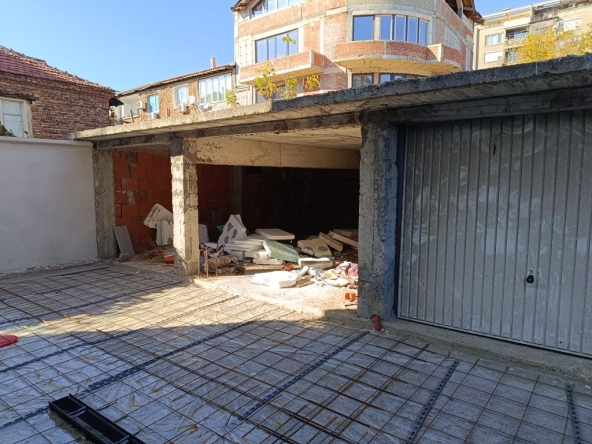 Гараж / Паркомясто в Пазарджик, Моста на Лютата - 30 кв.м за 609 €/кв.м - Снимка #1