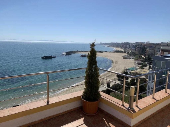 Хотел в Несебър - 1150 кв.м за 710 €/кв.м - Снимка #1