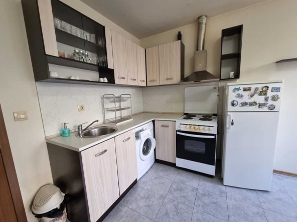 Тристаен апартамент в Благоевград, Широк център - 72 кв.м за 631 €/кв.м - Снимка #1