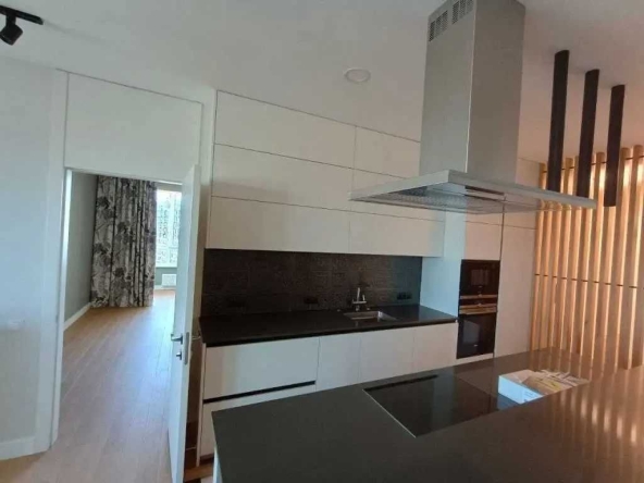 Дава се под наем Тристаен апартамент в София, Зона Б-18 - 90 кв.м за 663 € - Снимка #1