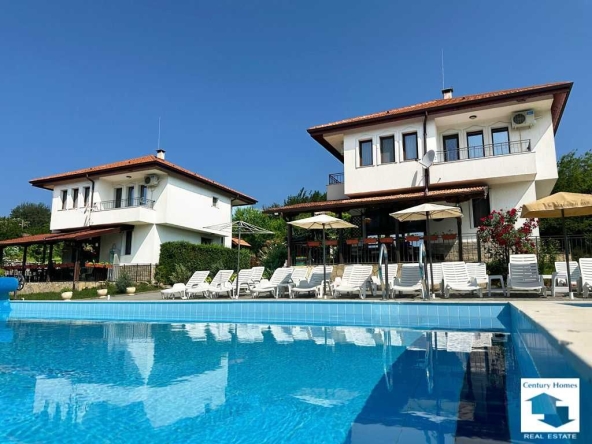 Къща в с. Бадевци, Област Велико Търново - 520 кв.м за 608 €/кв.м - Снимка #1