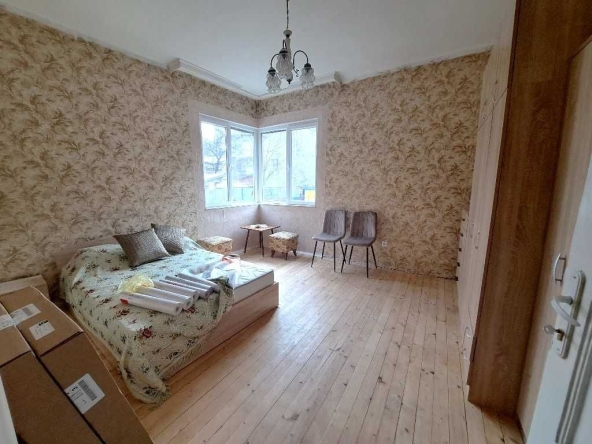 Дава се под наем Двустаен апартамент в София, Център - 90 кв.м за 598.23 € - Снимка #1