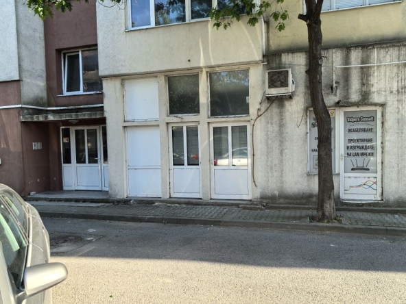 Дава се под наем Магазин в Свиленград - 37 кв.м за 99.45 € - Снимка #1