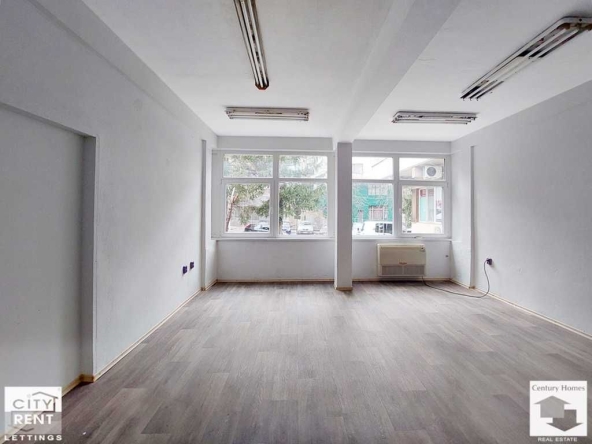 Дава се под наем  в Велико Търново, Център -  кв.м за 328.95 € - Снимка #1