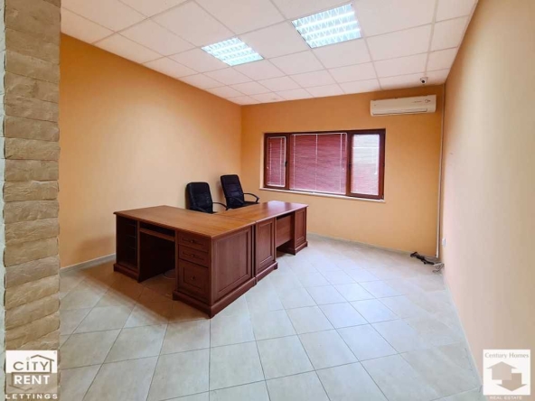 Дава се под наем Офис в Велико Търново, Център - 44 кв.м за 298.86 € - Снимка #1