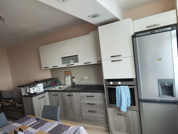 Дава се под наем Четиристаен апартамент в Балчик - 86 кв.м за 348.84 € - Снимка #1