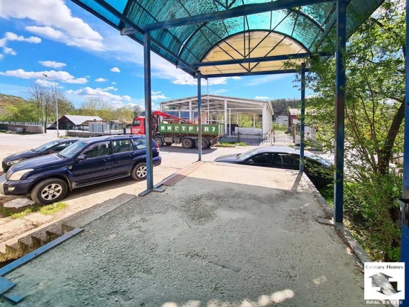 Магазин в Велико Търново, Чолаковци - 925 кв.м за 331 €/кв.м - Снимка #1