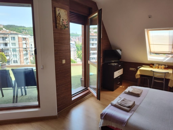 Дава се под наем Едностаен апартамент в Велико Търново, Център - 50 кв.м за 124.95 € - Снимка #1