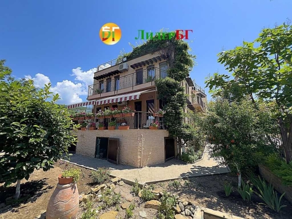 Къща в Свети Влас - 329 кв.м за 1049 €/кв.м - Снимка #1