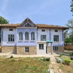 Къща в с. Ресен, Област Велико Търново - 200 кв.м за 205 €/кв.м - Снимка #1