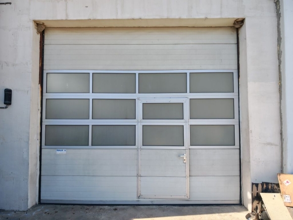 Дава се под наем Магазин в Шумен, Дивдядово - 100 кв.м за 747.66 € - Снимка #1