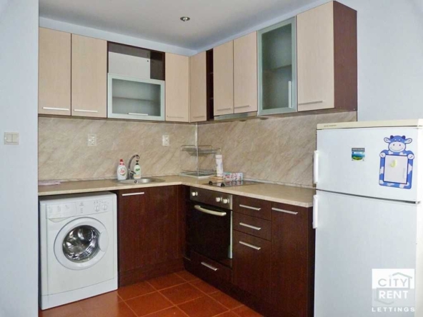 Дава се под наем Двустаен апартамент в Велико Търново, Център - 56 кв.м за 298.86 € - Снимка #1