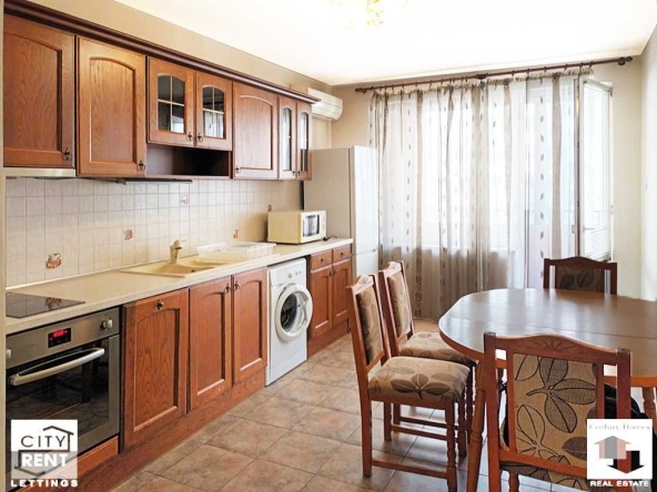 Дава се под наем Тристаен апартамент в Велико Търново, Център - 86 кв.м за 448.8 € - Снимка #1