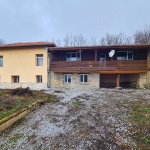 Дава се под наем Къща в с. Горна Липница, Област Велико Търново - 120 кв.м за 498.27 € - Снимка #1