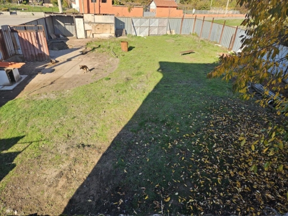 Дава се под наем Гараж / Паркомясто в София, Люлин - център - 500 кв.м за 598.23 € - Снимка #1