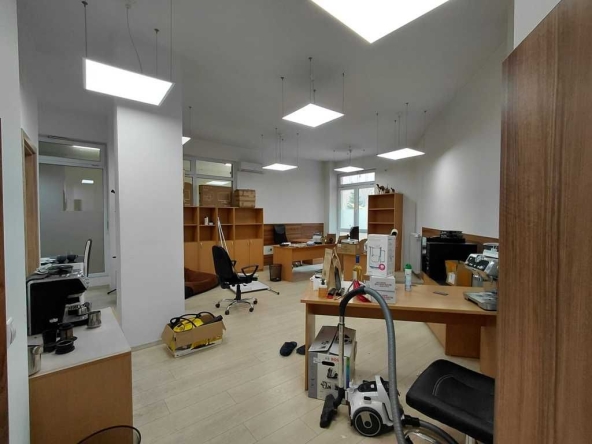 Дава се под наем Офис в София, Студентски град - 50 кв.м за 498.27 € - Снимка #1