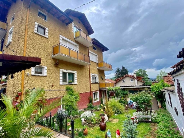 Къща в Велинград - 430 кв.м за 326 €/кв.м - Снимка #1