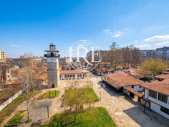 Тристаен апартамент в Добрич, Център - 108 кв.м за 638 €/кв.м - Снимка #1