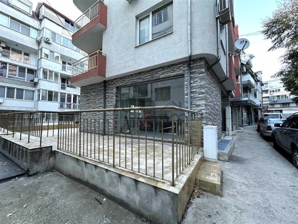 в Русе, Център -  кв.м за 0 €/ - Снимка #1