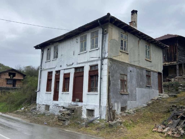 Къща в с. Жълтеш, Област Габрово - 140 кв.м за 110 €/кв.м - Снимка #1