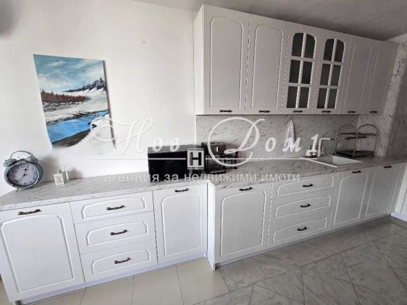 Дава се под наем Тристаен апартамент в Варна, Лятно кино Тракия - 150 кв.м за 648.21 € - Снимка #1