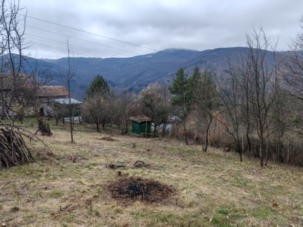 Парцел в Своге - 730 кв.м за 12 €/кв.м - Снимка #1