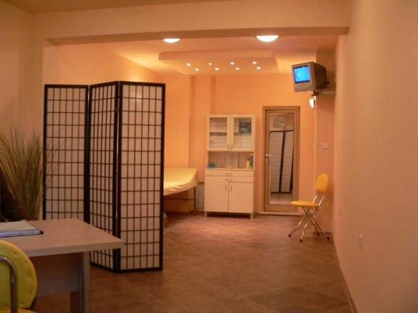 Дава се под наем Офис в Пловдив, Централна гара - 32 кв.м за 390 € - Снимка #1