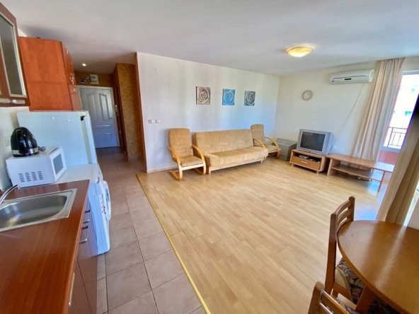 Двустаен апартамент в к.к. Елените - 82 кв.м за 560 €/кв.м - Снимка #1